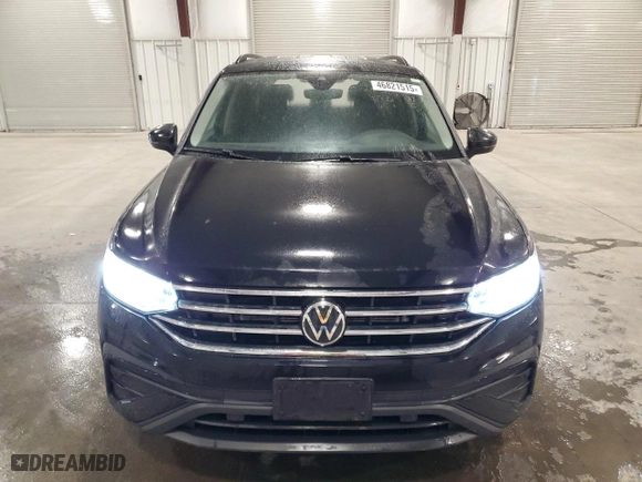 2024 Volkswagen Tiguan S with VIN 3VVFB7AX3RM047267, listed as a Copart auction lot 46821515 with 28,858 mi miles and Salvage Title. Bid and sale history available at carsss.com. Image 5.