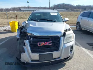 2012 GMC Terrain SLE-2 z VIN 2GKALSEKXC6355632, wystawiony jako IAAI lot #41483807 z przebiegiem 225 482 mil mil oraz . Historia ofert i sprzedaży dostępna na DreamBid. Obrazek 12.