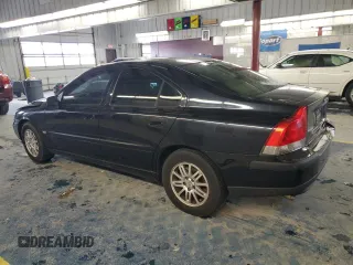 2004 Volvo S60 with VIN YV1RS61TX42377209, listed as a Copart auction lot 87611085 with 124,523 mi miles and Salvage Title. Bid and sale history available at carsss.com. Image 2.