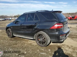 2014 Mercedes-Benz M 63 AMG z VIN 4JGDA7EB3EA335025, wystawiony jako Copart lot #42157645 z przebiegiem 84 338 mil mil oraz Szkoda całkowita • Salvage title. Historia ofert i sprzedaży dostępna na DreamBid. Obrazek 2.