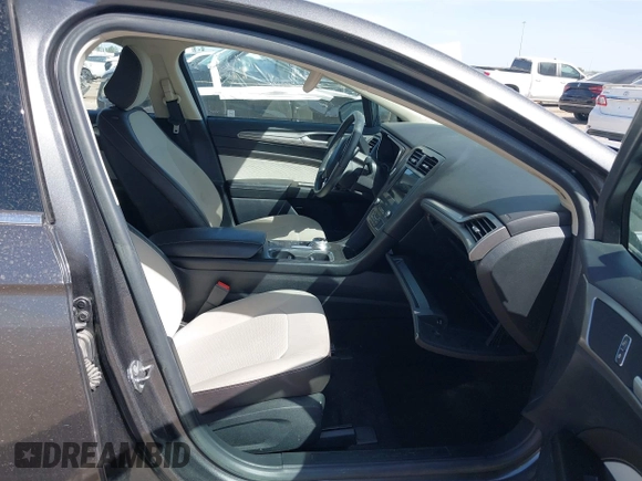 2020 Ford Fusion SE with VIN 3FA6P0HD0LR147782, listed as a IAAI auction lot 41801234 with 46,471 mi miles. Bid and sale history available at carsss.com. Image 5.