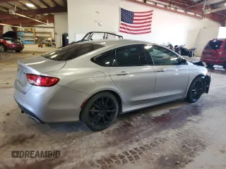 2015 Chrysler 200 S with VIN 1C3CCCBG7FN711906, listed as a Copart auction lot 70370874 with 102,033 mi miles and Clean Title. Bid and sale history available at DreamBid. Image 3.