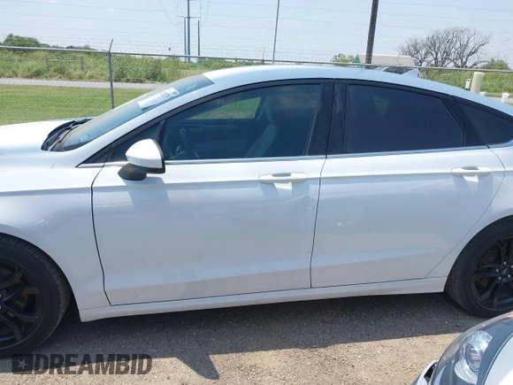 2020 Ford Fusion SE with VIN 3FA6P0HD3LR126389, listed as a IAAI auction lot 42110279 with 51,767 mi miles and . Bid and sale history available at DreamBid. Image 15.