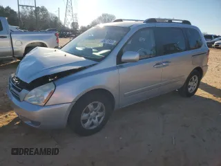2007 Kia Sedona with VIN KNDMB133676139354, listed as a Copart auction lot 88215955 with 186,600 mi miles and Salvage Title. Bid and sale history available at carsss.com. Image 1.