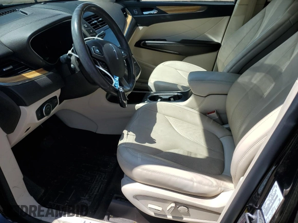 2016 Lincoln MKC Select z VIN 5LMCJ2D99GUJ20017, wystawiony jako Copart lot #57096925 z przebiegiem 95 529 mil mil oraz Czysty tytuł • Clean title. Historia ofert i sprzedaży dostępna na DreamBid. Obrazek 7.