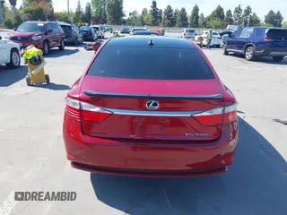 2013 Lexus ES 300h z VIN JTHBW1GGXD2010589, wystawiony jako IAAI lot #42149715 z przebiegiem 174 252 mil mil oraz . Historia ofert i sprzedaży dostępna na DreamBid. Obrazek 17.