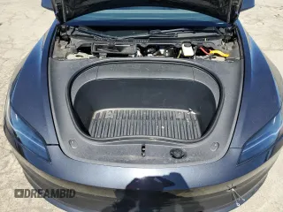 2024 Tesla Model 3 z VIN 5YJ3E1EA9RF820808, wystawiony jako Copart lot #51255605 z przebiegiem 12 216 mil mil oraz Szkody całkowita. Historia ofert i sprzedaży dostępna na DreamBid. Obrazek 13.