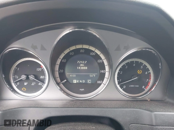 2010 Mercedes-Benz C 300 Sport z VIN WDDGF8BB0AF441321, wystawiony jako IAAI lot #42021660 z przebiegiem 143 888 mil mil oraz . Historia ofert i sprzedaży dostępna na DreamBid. Obrazek 7.