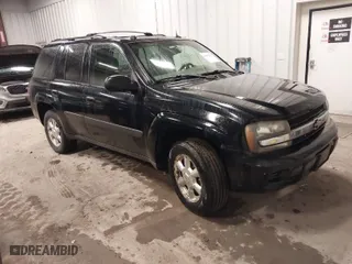 2005 Chevrolet TrailBlazer LT with VIN 1GNDT13S152249874, listed as a IAAI auction lot 42071247 with 165,616 mi miles. Bid and sale history available at carsss.com. Image 1.