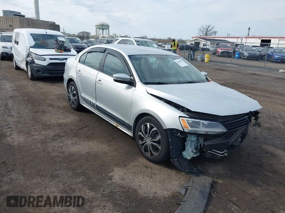 2011 Volkswagen Jetta Sedan SE w/Convenience & Sunroof PZEV with VIN 3VWDZ7AJ8BM380628, listed as a IAAI auction lot 41766072 with 146,025 mi miles. Bid and sale history available at carsss.com. Image 1.