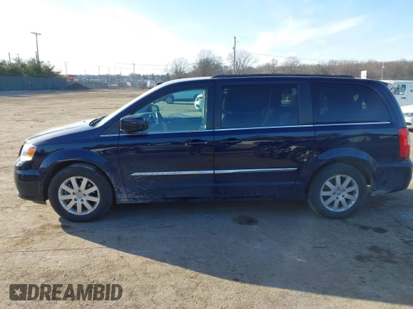2013 Chrysler Town & Country Touring with VIN 2C4RC1BG1DR573211, listed as a IAAI auction lot 41070692 with 143,913 mi miles. Bid and sale history available at carsss.com. Image 15.