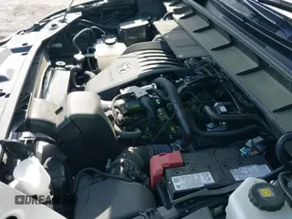 2024 Toyota Highlander LE z VIN 5TDKDRBH2RS570175, wystawiony jako IAAI lot #42134337 z przebiegiem 26 887 mil mil oraz . Historia ofert i sprzedaży dostępna na DreamBid. Obrazek 19.