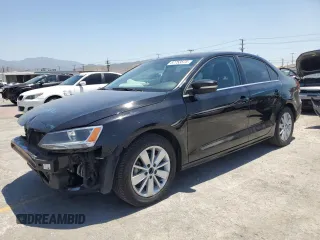 2015 Volkswagen Jetta SE z VIN 3VWD17AJ8FM273933, wystawiony jako Copart lot #57753575 z przebiegiem 165 444 mil mil oraz Szkoda całkowita • Salvage title. Historia ofert i sprzedaży dostępna na DreamBid. Obrazek 1.