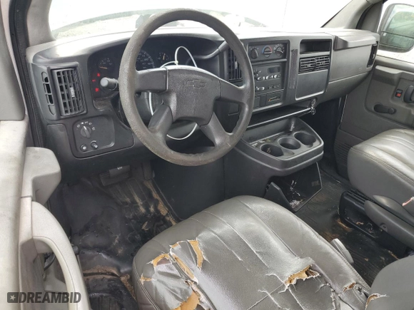 2007 Chevrolet Express Cargo Van with VIN 1GCFG15X671203819, listed as a Copart auction lot 52943015 with 615,620 mi miles and Clean Title. Bid and sale history available at carsss.com. Image 8.