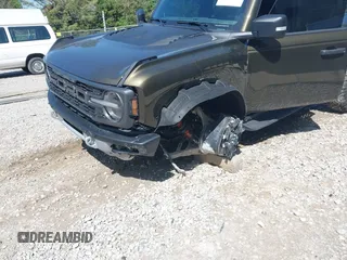 2024 Ford Bronco Raptor z VIN 1FMEE0RR4RLA01295, wystawiony jako IAAI lot #41971950 z przebiegiem 8 246 mil mil oraz . Historia ofert i sprzedaży dostępna na DreamBid. Obrazek 6.