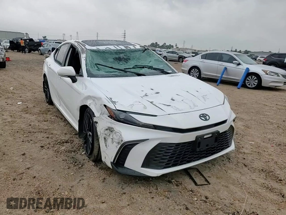 2025 Toyota Camry LE z VIN 4T1DAACK7SU540518, wystawiony jako Copart lot #55865235 z przebiegiem 13 124 mil mil oraz Szkoda całkowita • Salvage title. Historia ofert i sprzedaży dostępna na DreamBid. Obrazek 13.