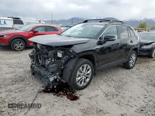 2024 Toyota RAV4 XLE Premium z VIN 2T3A1RFV2RC451305, wystawiony jako Copart lot #54512875 z przebiegiem 4 634 mil mil oraz Szkoda całkowita • Salvage title. Historia ofert i sprzedaży dostępna na DreamBid. Obrazek 1.
