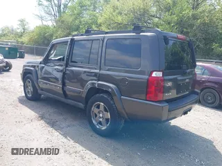 2006 Jeep Commander z VIN 1J8HG48N56C141782, wystawiony jako IAAI lot #42239618 z przebiegiem 113 037 mil mil oraz . Historia ofert i sprzedaży dostępna na DreamBid. Obrazek 3.