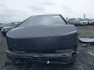 2024 Tesla Cybertruck z VIN 7G2CEHED0RA043898, wystawiony jako IAAI lot #41828143 z przebiegiem 8285 mil mil oraz . Historia ofert i sprzedaży dostępna na DreamBid. Obrazek 13.