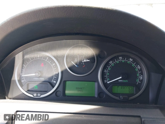 2005 Land Rover LR3 SE with VIN SALAD25485A320046, listed as a IAAI auction lot 42208465 with 237,725 mi miles and . Bid and sale history available at DreamBid. Image 7.