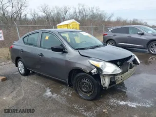 2017 Nissan Versa Sedan SV with VIN 3N1CN7AP4HL895626, listed as a IAAI auction lot 41542244 with 115,687 mi miles. Bid and sale history available at carsss.com. Image 1.