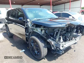 2024 Chevrolet Traverse FWD LS z VIN 1GNEREKS7RJ193074, wystawiony jako IAAI lot #42027813 z przebiegiem 24 743 mil mil oraz . Historia ofert i sprzedaży dostępna na DreamBid. Obrazek 1.