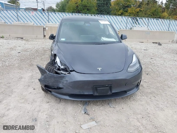 2023 Tesla Model 3 with VIN 5YJ3E1EA3PF699724, listed as a IAAI auction lot 40654814 with 1 mi miles. Bid and sale history available at carsss.com. Image 11.