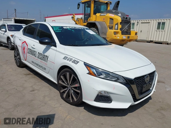 2022 Nissan Altima 2.5 SR with VIN 1N4BL4CVXNN324796, listed as a IAAI auction lot 42140691 with 62,501 mi miles. Bid and sale history available at carsss.com. Image 1.