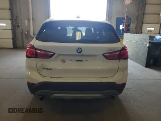 2017 BMW X1 xDrive28i z VIN WBXHT3C36H5F75824, wystawiony jako Copart lot #56330735 z przebiegiem 57 122 mil mil oraz Szkody całkowita. Historia ofert i sprzedaży dostępna na DreamBid. Obrazek 6.