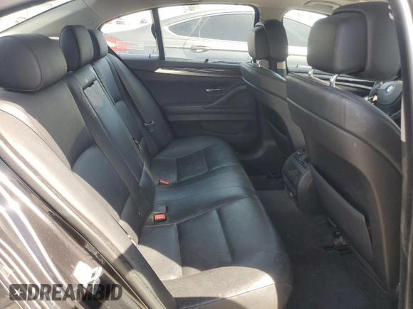 2011 BMW 5 Series 550i z VIN WBAFR9C5XBC618310, wystawiony jako Copart lot #49427835 z przebiegiem 84 936 mil mil oraz Szkoda całkowita • Salvage title. Historia ofert i sprzedaży dostępna na DreamBid. Obrazek 10.