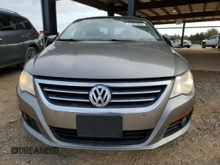 2010 Volkswagen CC Luxury z VIN WVWHP7AN9AE535737, wystawiony jako Copart lot #77401854 z przebiegiem 160 921 mil mil oraz Szkoda całkowita • Salvage title. Historia ofert i sprzedaży dostępna na DreamBid. Obrazek 5.