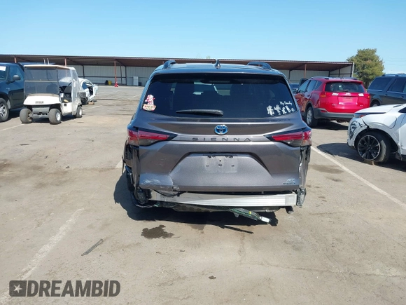 2021 Toyota Sienna XLE with VIN 5TDYSKFC4MS035573, listed as a IAAI auction lot 41988128 with 39,110 mi miles. Bid and sale history available at carsss.com. Image 17.