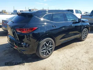 2024 Chevrolet Blazer RS z VIN 3GNKBERS3RS271667, wystawiony jako IAAI lot #41702013 z przebiegiem Nie podano mil oraz . Historia ofert i sprzedaży dostępna na DreamBid. Obrazek 4.