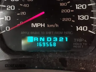 2004 Chevrolet Monte Carlo SS z VIN 2G1WX12K849385516, wystawiony jako IAAI lot #41793234 z przebiegiem 169 568 mil mil oraz . Historia ofert i sprzedaży dostępna na DreamBid. Obrazek 15.