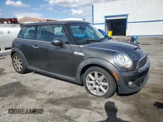 2013 MINI Hardtop S with VIN WMWSV3C50DT393440, listed as a Copart auction lot 55170145 with 141,896 mi miles and Clean Title. Bid and sale history available at DreamBid. Image 4.
