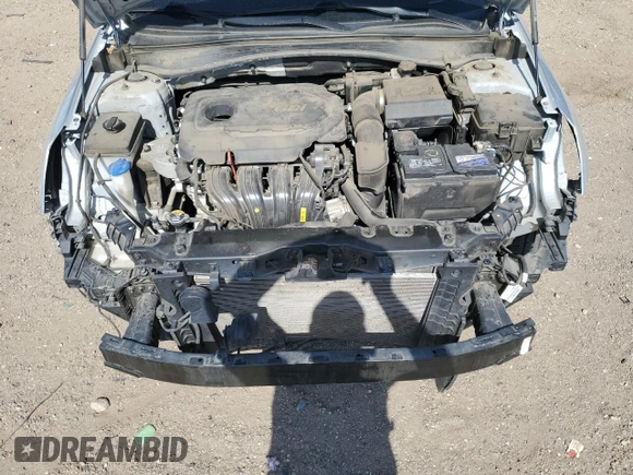 2019 Kia Optima LX z VIN 5XXGT4L31KG329150, wystawiony jako Copart lot #59225935 z przebiegiem 58 253 mil mil oraz Szkoda całkowita • Salvage title. Historia ofert i sprzedaży dostępna na DreamBid. Obrazek 11.