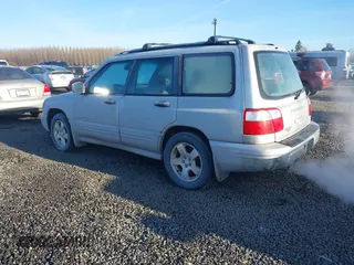2001 Subaru Forester S w/Premium Pkg with VIN JF1SF65651G704023, listed as a IAAI auction lot 41347144 with 172,078 mi miles. Bid and sale history available at carsss.com. Image 3.