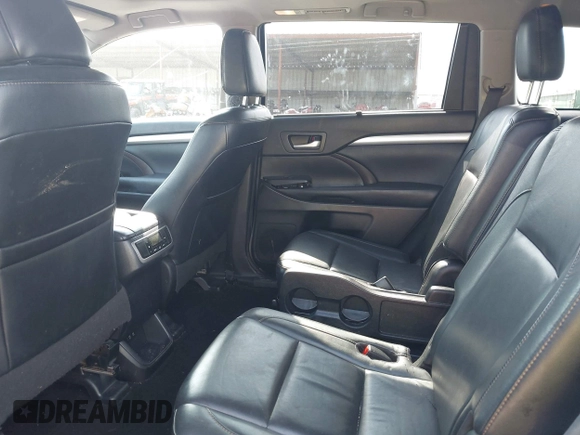 2018 Toyota Highlander SE with VIN 5TDJZRFH3JS825072, listed as a IAAI auction lot 42155887 with 110,920 mi miles and . Bid and sale history available at DreamBid. Image 8.