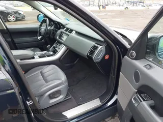 2014 Land Rover Range Rover Sport HSE z VIN SALWR2WF9EA351748, wystawiony jako IAAI lot #42608363 z przebiegiem 155 595 mil mil oraz . Historia ofert i sprzedaży dostępna na DreamBid. Obrazek 5.