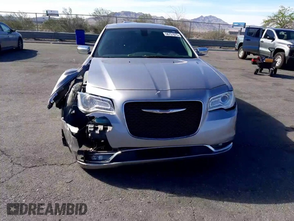 2016 Chrysler 300 C z VIN 2C3CCAEG9GH147556, wystawiony jako Copart lot #56751675 z przebiegiem 79 422 mil mil oraz Szkoda całkowita • Salvage title. Historia ofert i sprzedaży dostępna na DreamBid. Obrazek 11.