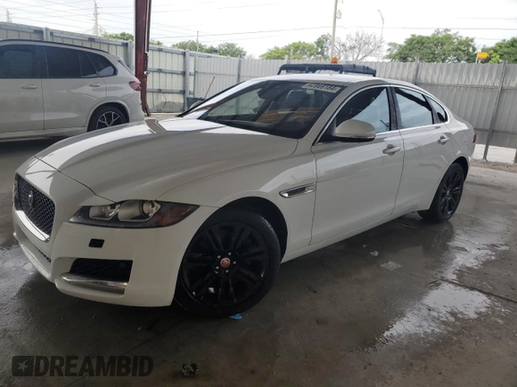 2017 Jaguar XF 35t Premium with VIN SAJBD4BV4HCY44941, listed as a Copart auction lot 62869184 with 65,914 mi miles and Salvage Title. Bid and sale history available at carsss.com. Image 1.
