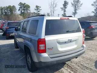 2013 Jeep Patriot Sport with VIN 1C4NJRBB6DD262920, listed as a IAAI auction lot 41779403 with 145,444 mi miles and . Bid and sale history available at carsss.com. Image 3.