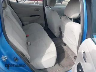 2011 Nissan LEAF SL-e with VIN JN1AZ0CP0BT009532, listed as a IAAI auction lot 41631314 with 83,541 mi miles. Bid and sale history available at carsss.com. Image 8.