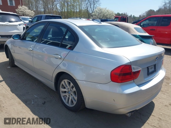 2006 BMW 3 Series 325i with VIN WBAVB13546KX39735, listed as a IAAI auction lot 42079598 with 86,449 mi miles and . Bid and sale history available at carsss.com. Image 3.