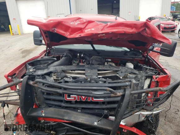 2009 GMC Sierra 2500HD SLT z VIN 1GTHK63679F119335, wystawiony jako Copart lot #56906825 z przebiegiem 368 067 mil mil oraz Szkoda całkowita • Salvage title. Historia ofert i sprzedaży dostępna na DreamBid. Obrazek 11.