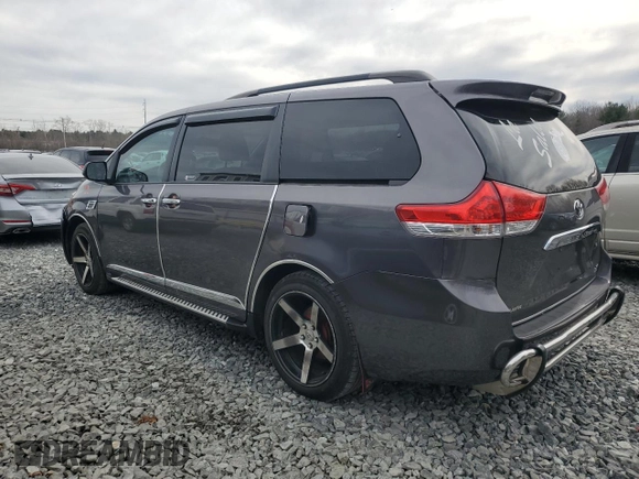 2013 Toyota Sienna XLE with VIN 5TDDK3DC4DS049917, listed as a Copart auction lot 49036775 with 283,608 mi miles and Clean Title. Bid and sale history available at DreamBid. Image 2.