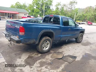 2002 Dodge Dakota с VIN 1B7GG12X62S641705, выставлен на аукционе IAAI как лот 42435567 с пробегом 176 930 миль миль и . История ставок и продаж доступна на DreamBid. Изображение 4.