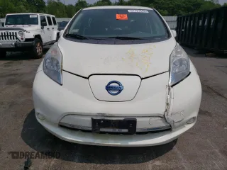 2015 Nissan LEAF SV with VIN 1N4AZ0CP2FC330030, listed as a Copart auction lot 51127843 with 25,986 mi miles. Bid and sale history available at carsss.com. Image 5.