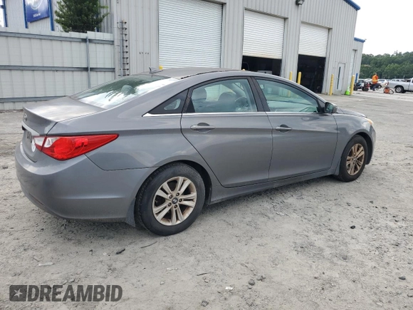 2013 Hyundai Sonata GLS z VIN 5NPEB4AC3DH811185, wystawiony jako Copart lot #58635775 z przebiegiem 153 263 mil mil oraz Czysty tytuł • Clean title. Historia ofert i sprzedaży dostępna na DreamBid. Obrazek 3.