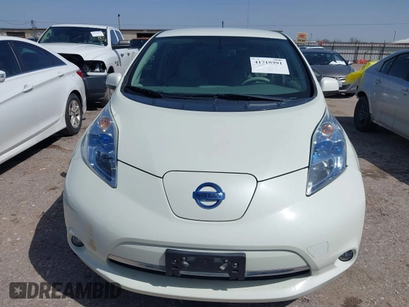 2011 Nissan LEAF SL-e with VIN JN1AZ0CP4BT008089, listed as a IAAI auction lot 41718991 with 48,598 mi miles. Bid and sale history available at carsss.com. Image 6.
